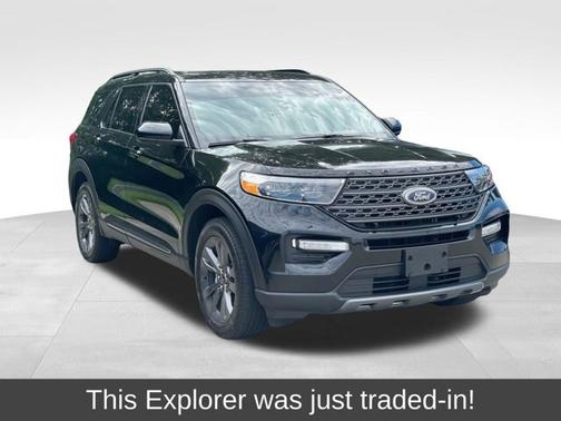 AGATE BLACK METALLIC 2024 Ford Explorer XLT