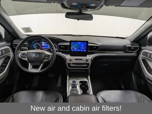 AGATE BLACK METALLIC 2024 Ford Explorer XLT