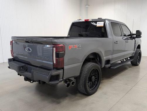 2024 Ford F-350 LARIAT SUPER DUTY