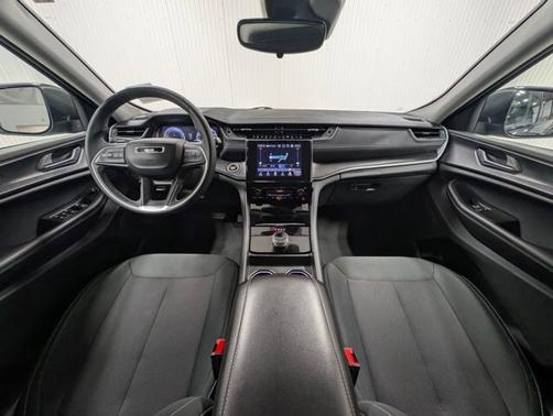 2024 Jeep Grand Cherokee LAREDO