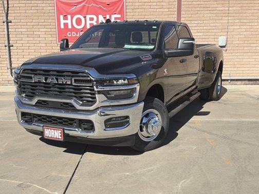 Diamond Black 2026 RAM 3500 Tradesman