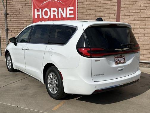 Bright White Clearcoat 2026 Chrysler Pacifica Select