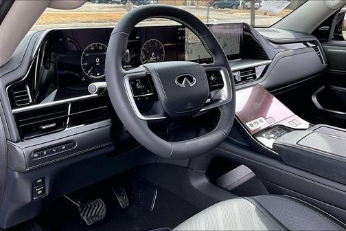 2026 INFINITI QX80 Luxe