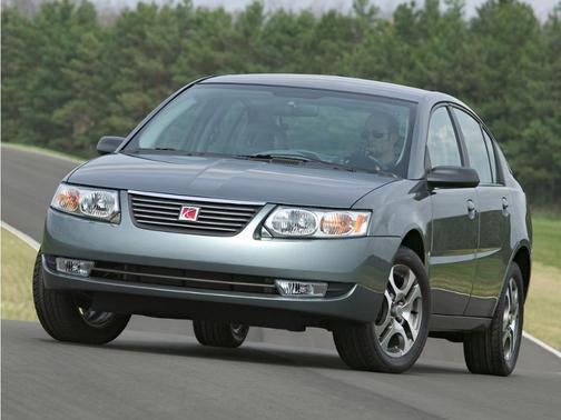 Silver 2005 Saturn Ion 1