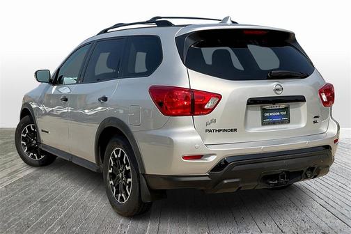 2020 Nissan Pathfinder SL