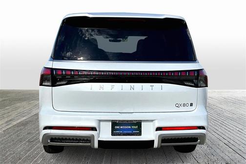 2026 INFINITI QX80 Luxe