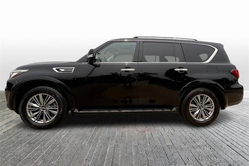 2022 INFINITI QX80 Luxe