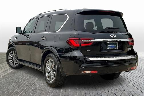 2022 INFINITI QX80 Luxe