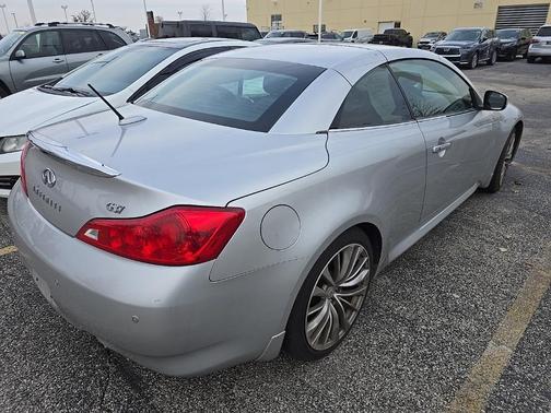 2012 INFINITI G37 