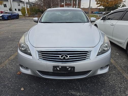 2012 INFINITI G37 