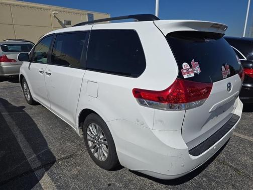 2013 Toyota Sienna 