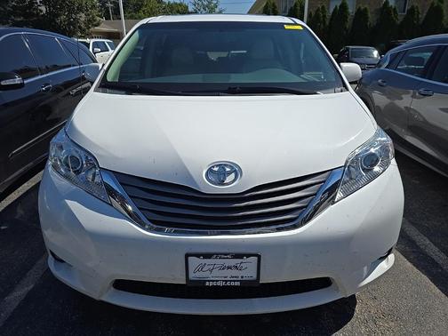 2013 Toyota Sienna 