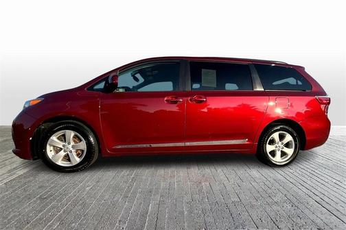 2017 Toyota Sienna LE