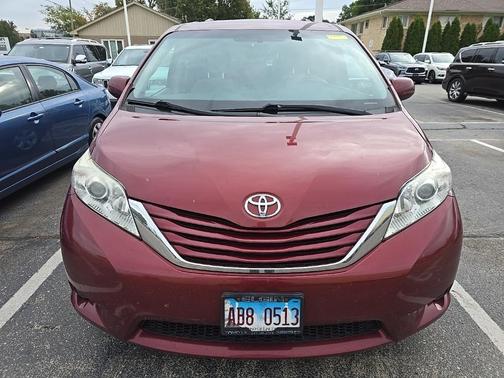 2017 Toyota Sienna LE
