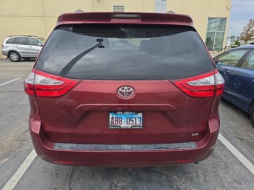 2017 Toyota Sienna LE