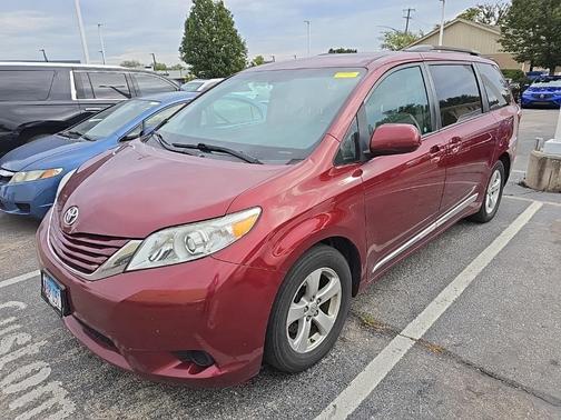 2017 Toyota Sienna LE