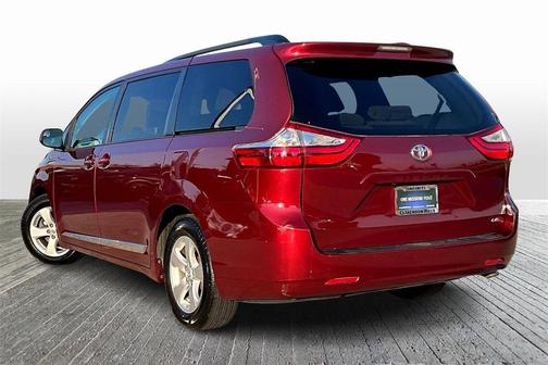 2017 Toyota Sienna LE