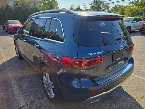 2020 Mercedes-Benz GLB 250 