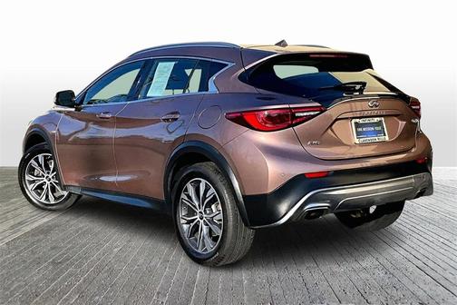 2017 INFINITI QX30 Premium