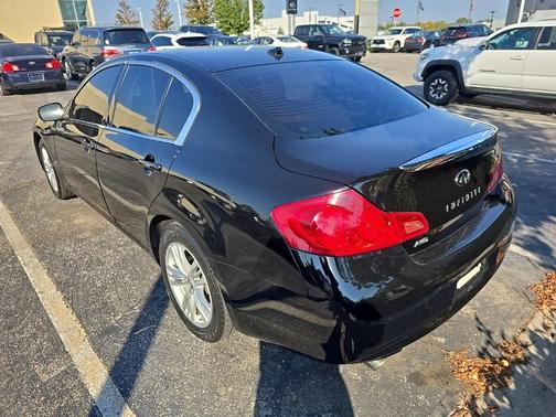 2015 INFINITI Q40 