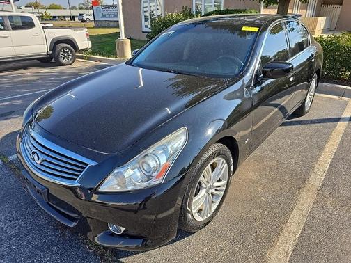 2015 INFINITI Q40 