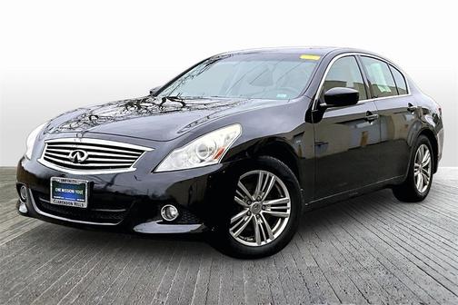 2013 INFINITI G37x 