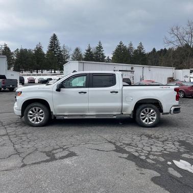 2025 Chevrolet Silverado 1500 Custom