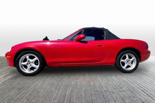 Red 2001 Mazda MX-5 Miata