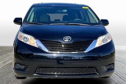 Midnight Black Metallic 2017 Toyota Sienna LE