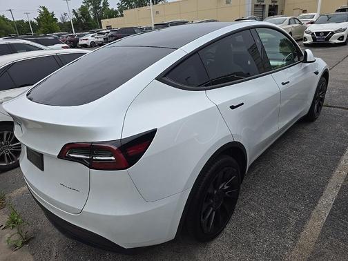 2024 Tesla Model Y Long Range