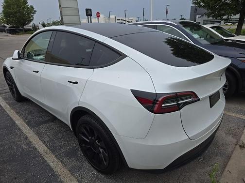 2024 Tesla Model Y Long Range