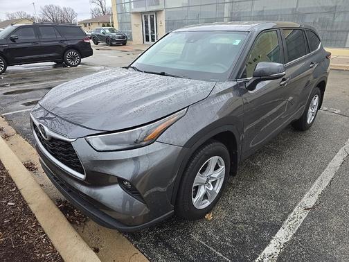 2024 Toyota Highlander LE