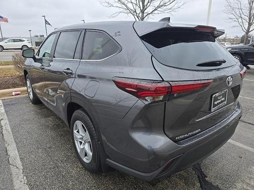 2024 Toyota Highlander LE