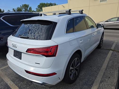 2023 Audi Q5 45 S line quattro Premium