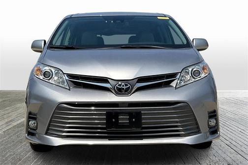 2018 Toyota Sienna XLE