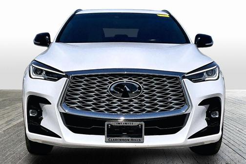 Radiant White 2024 INFINITI QX55 LUXE