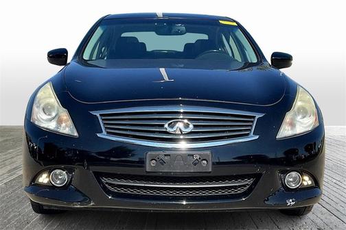 2011 INFINITI G37x 