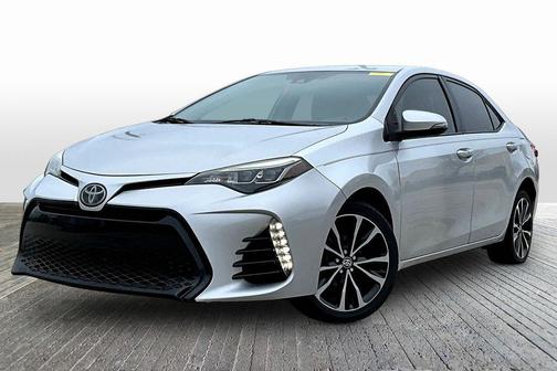 Classic Silver Metallic 2018 Toyota Corolla SE