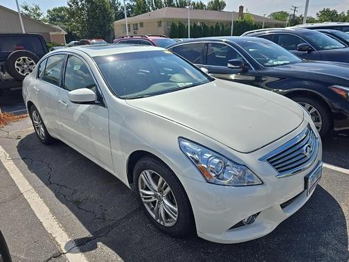 2013 INFINITI G37x