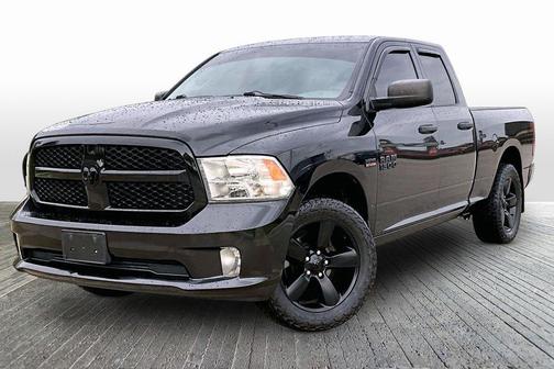 Brilliant Black Crystal Pearlcoat 2016 RAM 1500 Tradesman/Express
