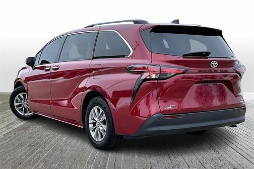 2022 Toyota Sienna XLE