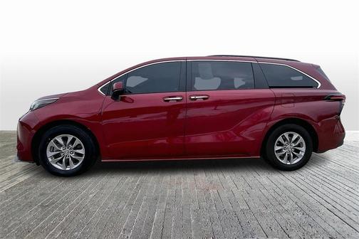 2022 Toyota Sienna XLE