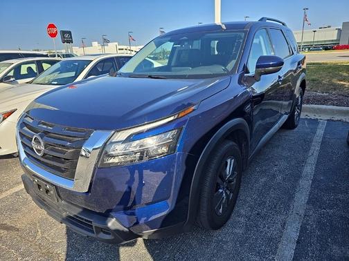 2024 Nissan Pathfinder SV