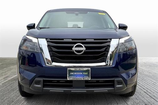 2024 Nissan Pathfinder SV