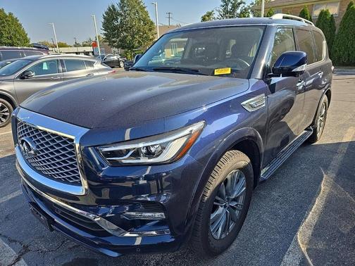 2022 INFINITI QX80 Luxe