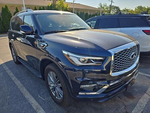 2022 INFINITI QX80 Luxe