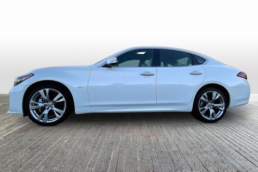 2015 INFINITI Q70 5.6X