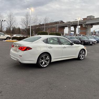 2015 INFINITI Q70 5.6X