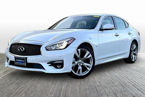 2015 INFINITI Q70 5.6X