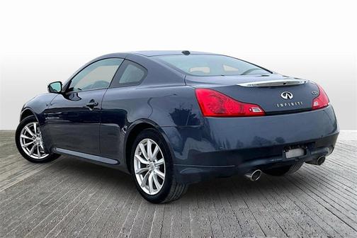2011 INFINITI G37x 